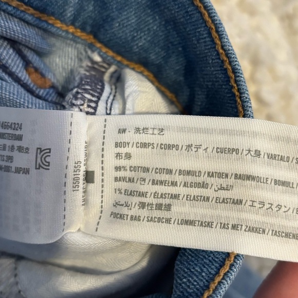 Abercrombie & Fitch Ultra High Rise Ankle Straight Jean - Picture 4 of 5